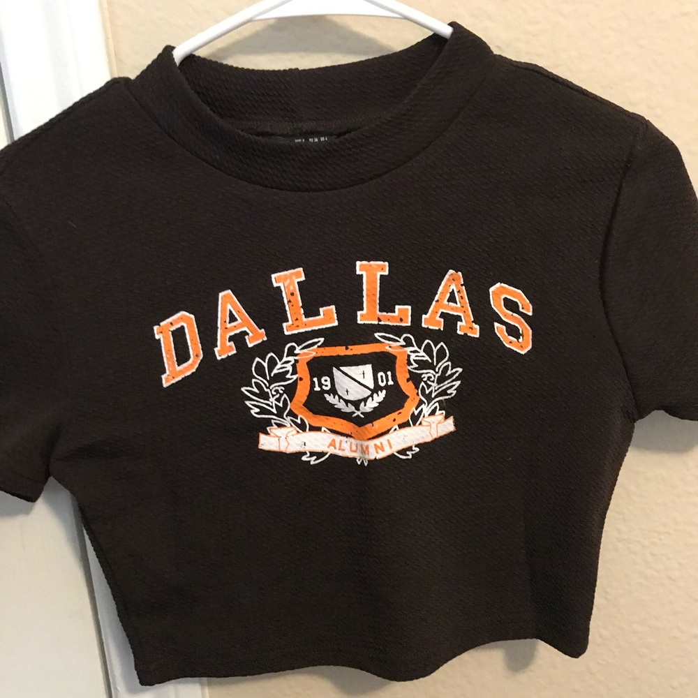 A small Dallas shirt crop top
